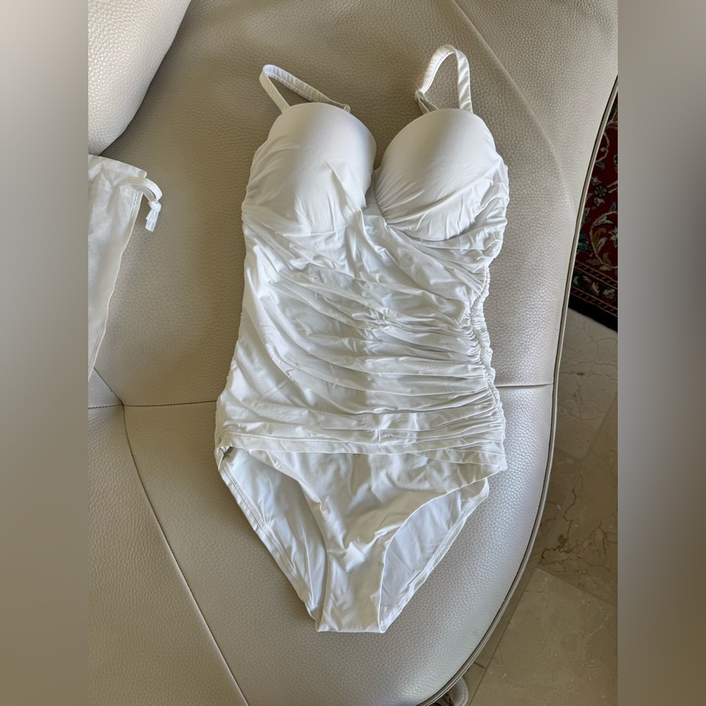 Wolford Elegant White Women's Swimsuit C cup. Great condition Ruched